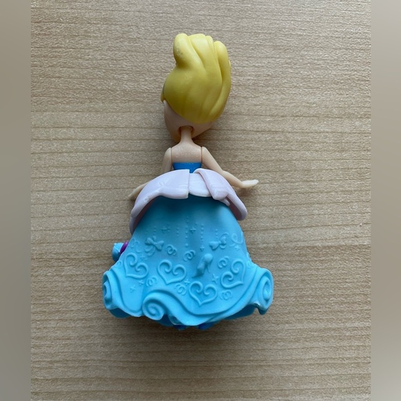 Princess Figurine Set - Blue and Purple - Picture 5 of 8